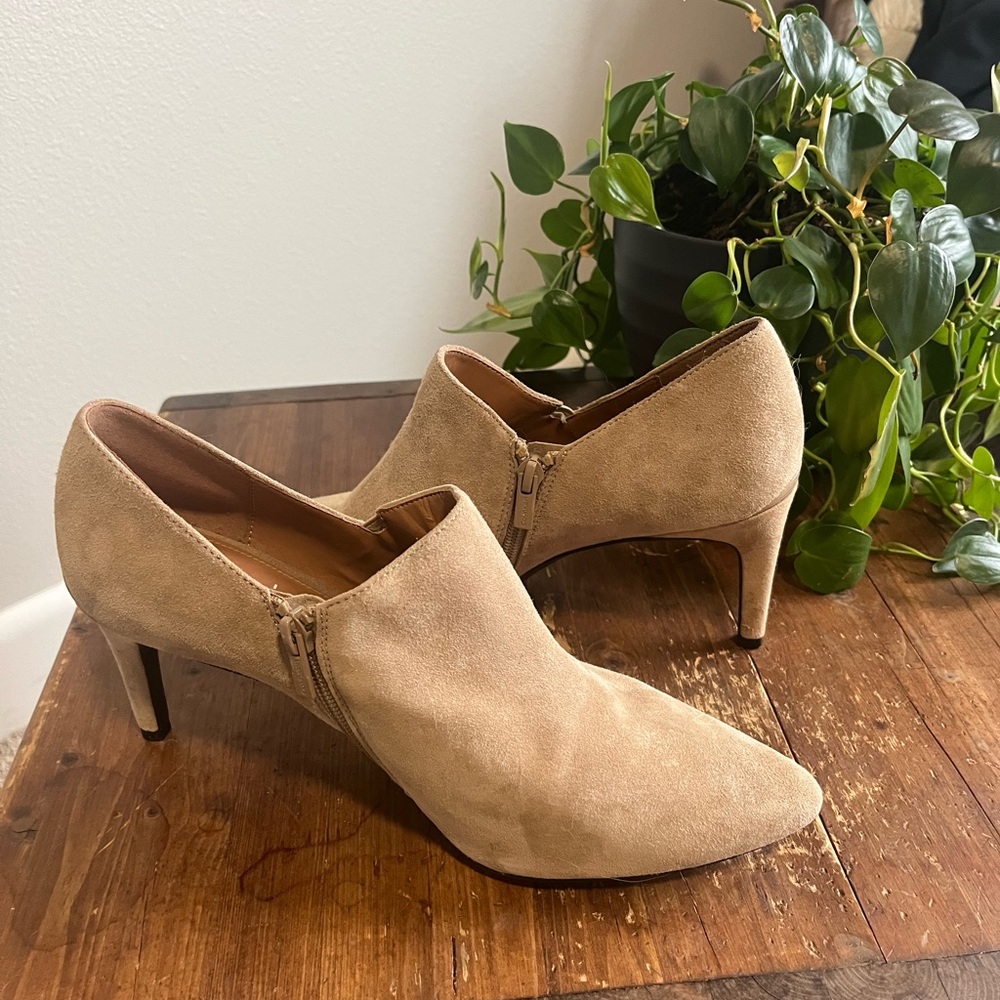 Elegant Calvin Klein Tan Suede Women's Heels